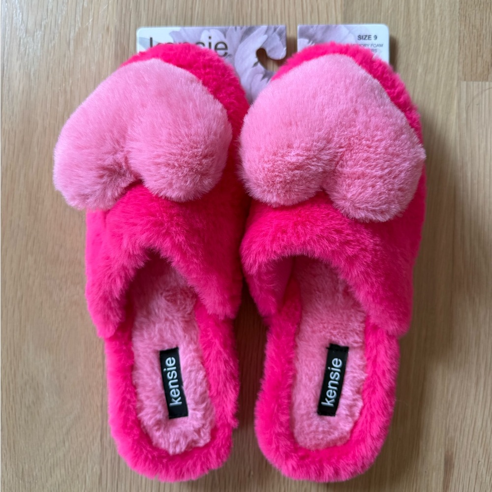 Kensie Fuzzy Pink Memory Foam Slippers BRAND NEW